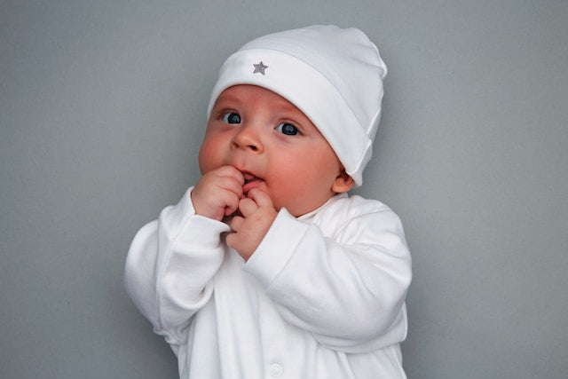 The Essentials of a Newborn’s Wardrobe: Simplifying Baby Fashion